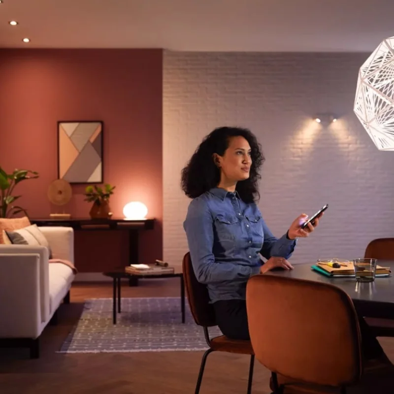 Стартов пакет смарт LED крушки Philips Hue White 3 бр, E27, 9.5W, 1055 lm + 1 бр. Hue Bridge + 1 бр. Dimmer Switch, топла бяла светлина 2700K (BT, Zigbee, HomeKit, Google, Alexa, SmartThings) - Снимка 2