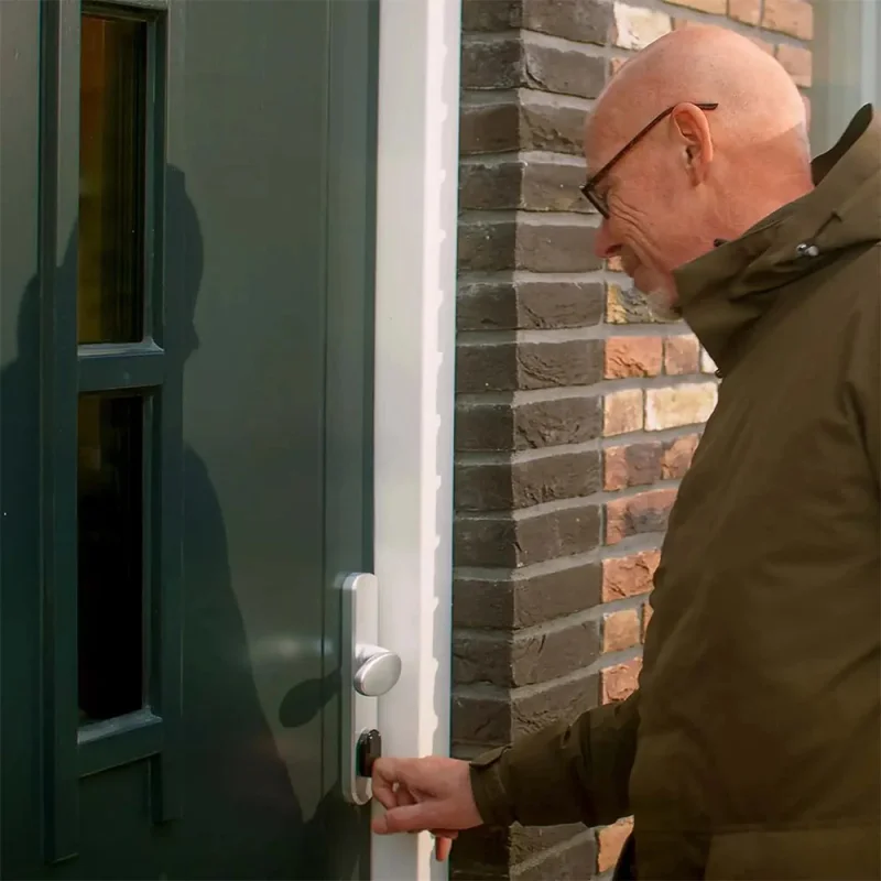 Смарт Wi-Fi Ключалка LOQED by Shelly - Touch Smart Lock - Снимка 4