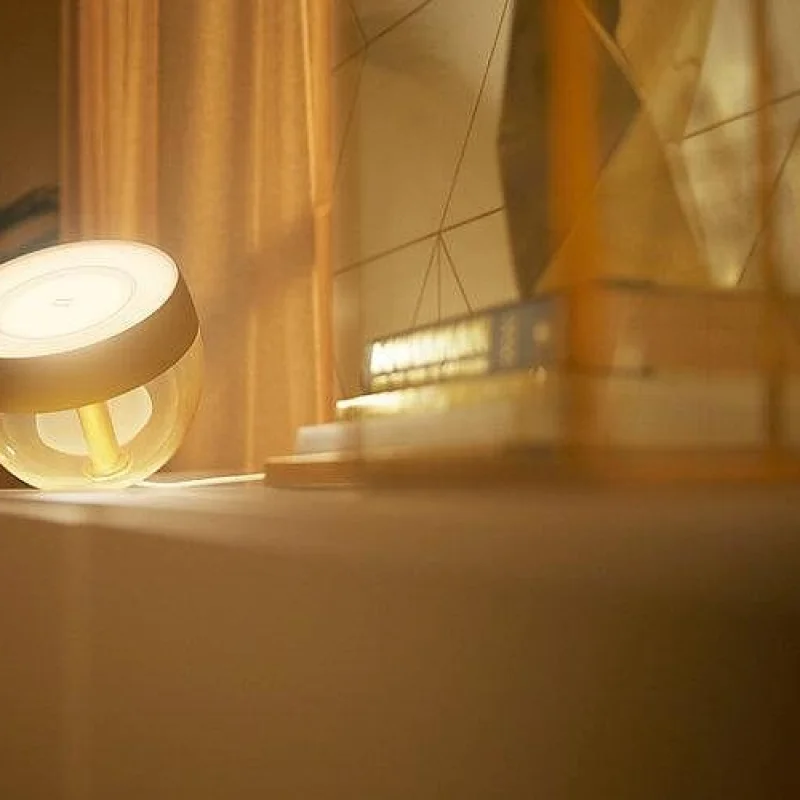 Смарт LED RGBW димируема лампа Philips Hue Iris WACA Special Edition, 8.2W, 570 lm, E26, Copper/Silver/Gold (Цвят: Бронзов) - Снимка 10