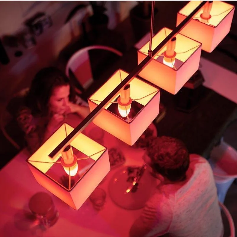 Смарт LED RGBW димируема крушка Philips Hue, 5.3W, 470 lm, E14 - Снимка 8